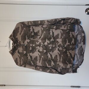 Universal Thread Camo  Camden Shirt size large